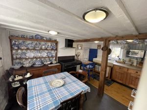 Kitchen / Breakfast Room- click for photo gallery